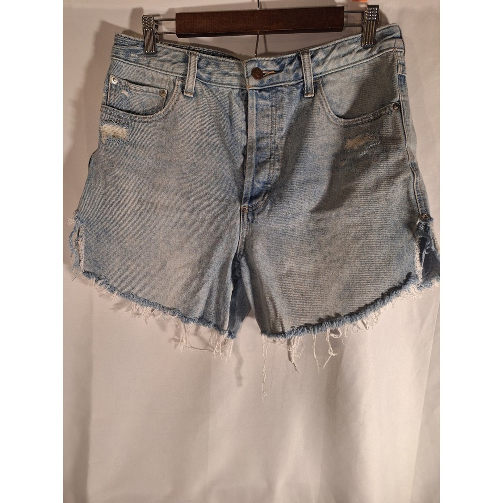 We The Free People Light Wash Distressed Denim Shorts High Rise Size 28
